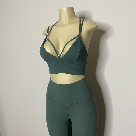 Lululemon dark forest align with matching bra - Picture 3 of 6